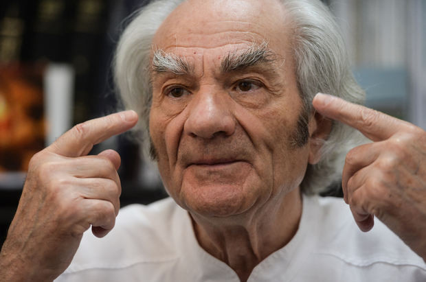 Prof. dr. Leon Dănăilă: „Credința în Dumnezeu îi dă bolnavului o imunitate mai bună, el rezistă mai bine la boală pentru că boala este formată 50% din stare organică și 50% din stare psihică”