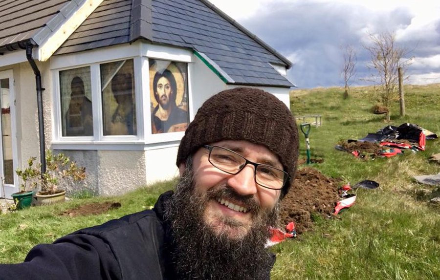 „Încercați să zâmbiți. Putem să reușim! Putem...”