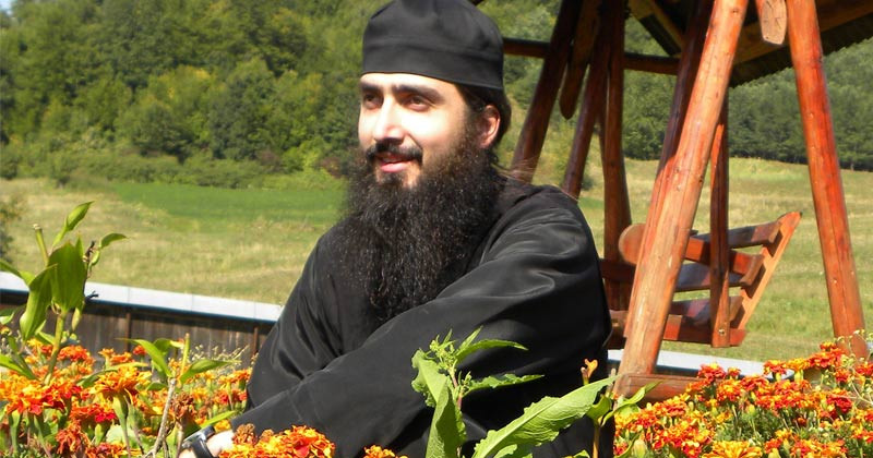 Poți vindeca pe cel de lângă tine iubindu-l! Iar cine iubește poate orice.