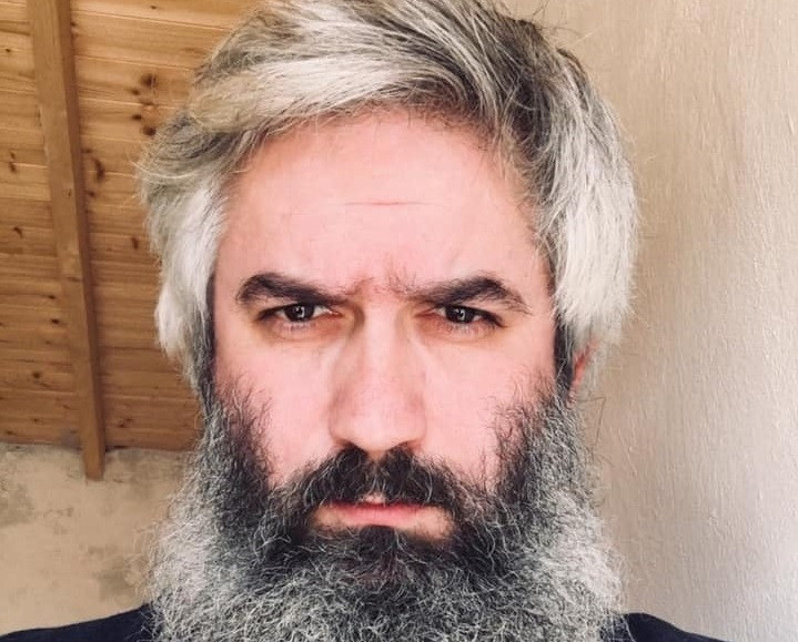 În societatea de azi a fi preot e la fel de umilitor ca în comunism!