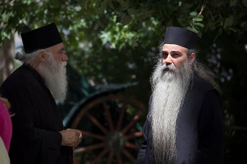 Ce nu pot face oamenii, face Dumnezeu într-o clipă
