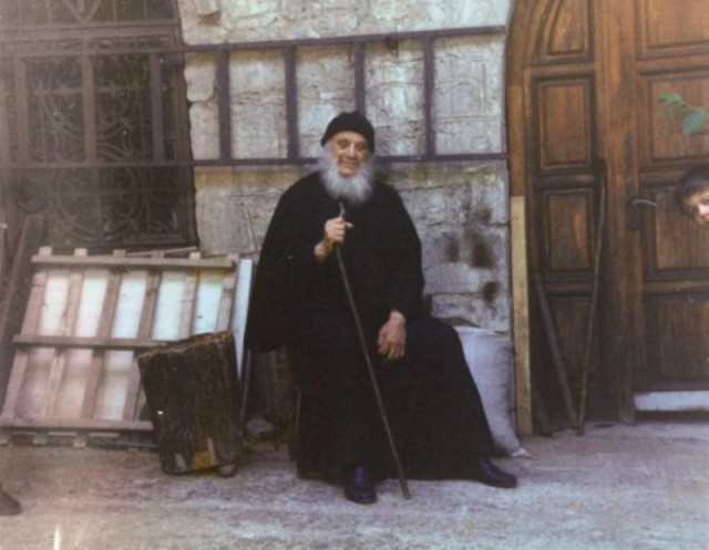 Din profeţiile cuviosului Ambrozie Lazaris: “Vor veni ani grei, dar nu vă temeţi!”