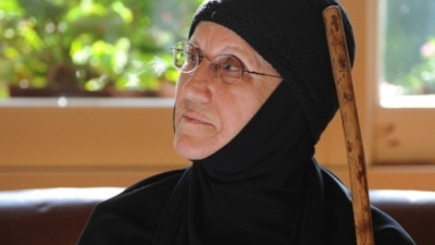 Dacă ochiul meu e îndreptat către aproapele: ce are, cât are, ce face, ce zice, n-am cum să mă bucur...
