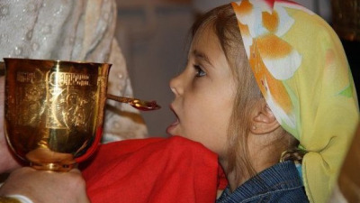 Pentru cei cărora le este frică să se împărtăşească ca nu cumva să ia microbi!