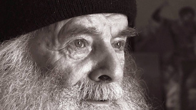 Dacă noi nu ne vom strădui să avem smerenie, ne lasă Dumnezeu să cădem în tot felul de primejdii şi ne vom pierde sufletul