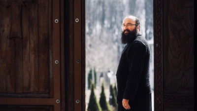 Și iadul de pe pământ, și cel de dincolo de moarte, au un singur antidot: Dragostea…și când nu mai funcționează, trebuie să mărim doza!