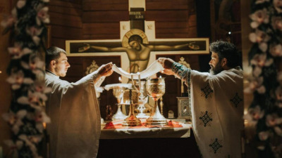„Cea mai puternică lucrare împotriva diavolului este Sfânta Liturghie”
