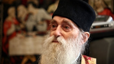 Cine știe cât de mult îl iubește Dumnezeu pe acela pe care lumea îl arată cu degetul?!