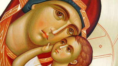 Printre cei pe care Maica Domnului îi mângâie și cărora le stă alături să fiți și voi!