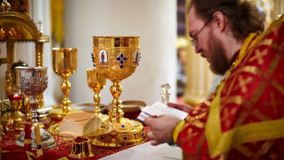 Căutați să fiți pomeniți la Liturghie