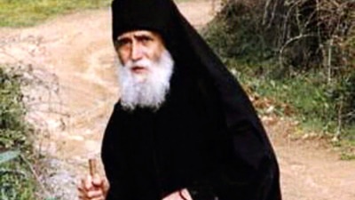 Dacă ai şti de câte ori a învăluit diavolul pământul cu coada lui ca să-l distrugă… însă nu-l lasă Dumnezeu....