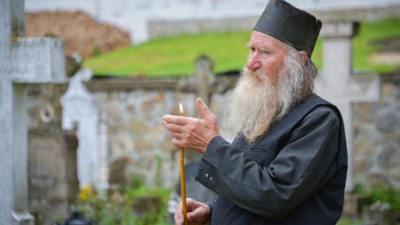 E de neînţeles cum oamenii aleargă după sănătatea trupului, dar după iertarea păcatelor aşa de puţin!