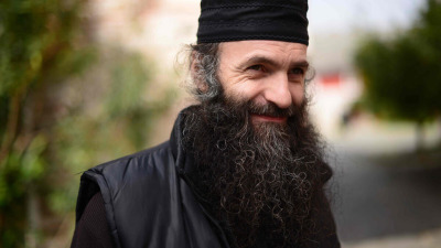 Noi am putea trăi atât de frumos între noi!