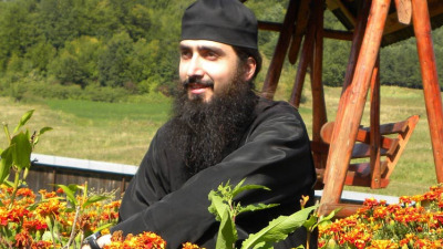 Poți vindeca pe cel de lângă tine iubindu-l! Iar cine iubește poate orice.