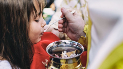 Hristos nu Se infectează cu microbi, iar din nemuritoarele Taine nu există niciun pericol de infectare
