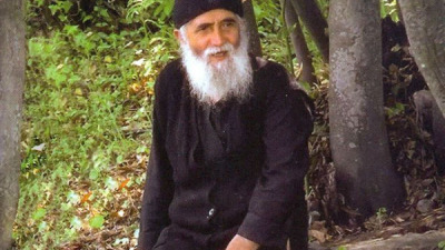 Lumea vrea să păcătuiască, dar Îl vrea şi pe Dumnezeu să fie bun