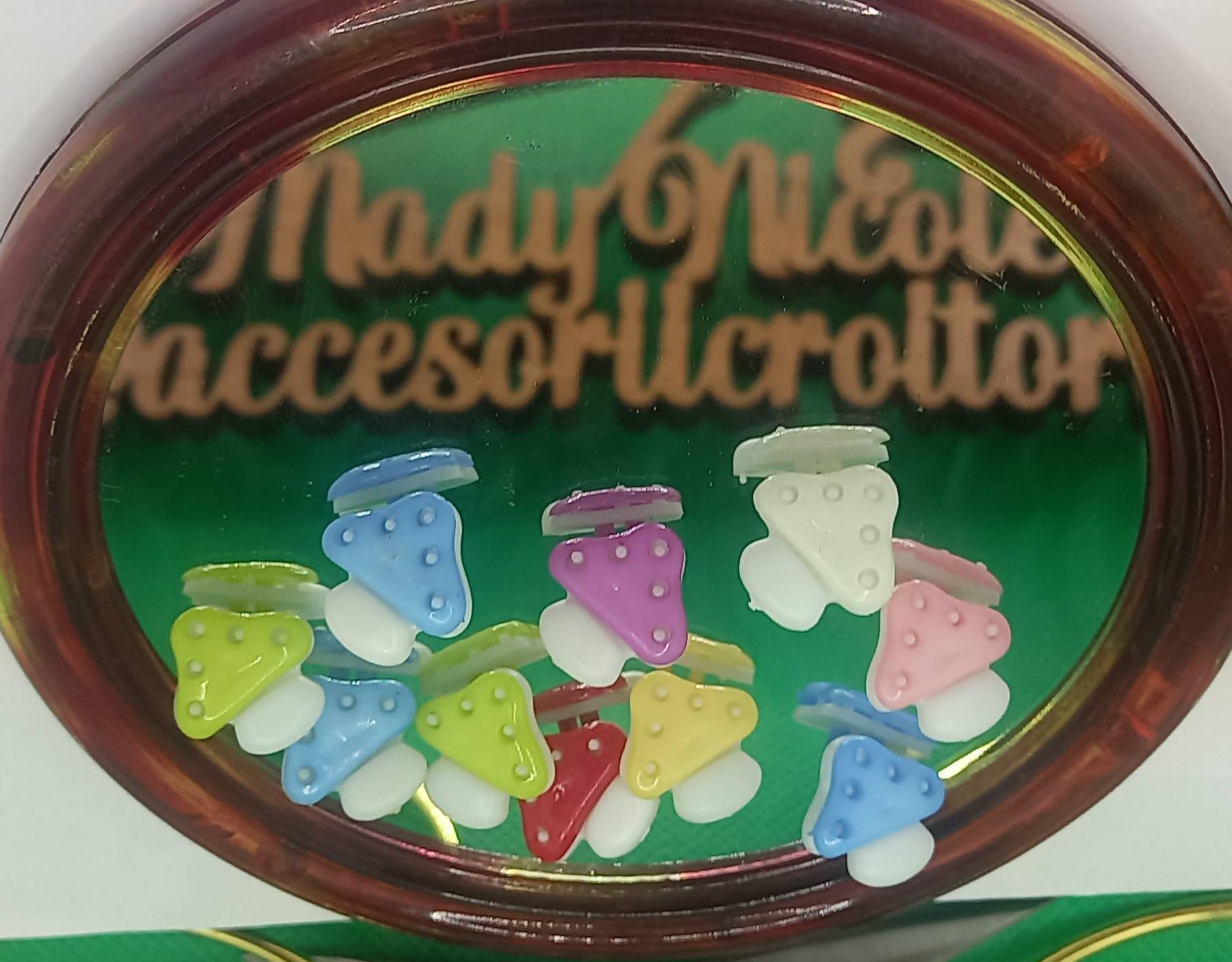 Nasturi plastic