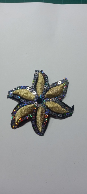 Aplicatie brodata Floare Paiete Crem 6cm /6 cm