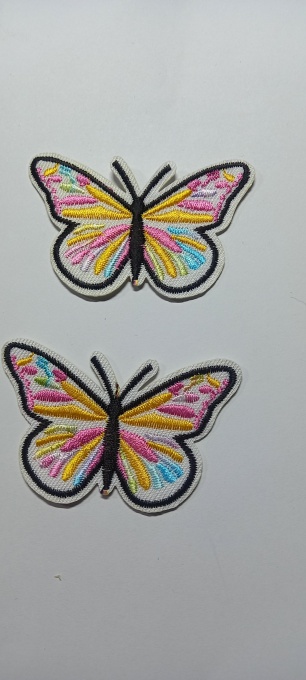 Aplicatie brodata Fluture Alb 6,5 x4,5 cm