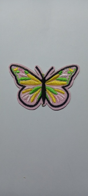 Aplicatie brodata Fluture Roz 6,5 x4,5 cm