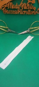 Fermoar normal 20 cm Alb