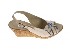 Sandale dama de vara cu platforme de 7 cm, din piele naturala lacuita, bej, S50LACBEJ - Img 2