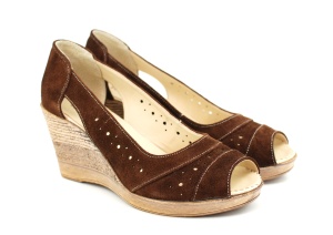 Pantofi dama decupati din piele naturala intoarsa - Model maro LS1047M