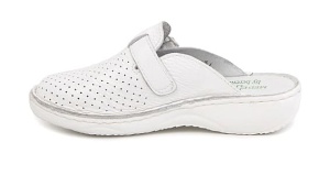 Oferta Marimea 35 Saboti medicali femei albi din piele naturala box, cu perforatii, Med-Line BR128A - Img 3