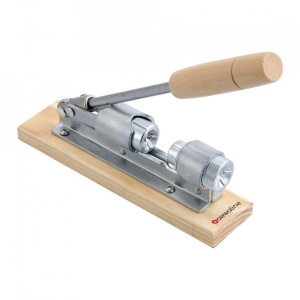 Spargator manual pentru nuci, awwaline, material otel si lemn