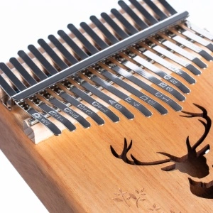 Kalimba, instrument muzical cu 17 Note, awwaline, lemn natur, model cerb - Img 5
