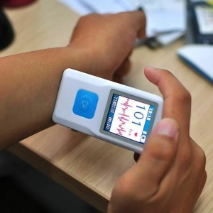 Monitor ECG portabil PM10, Bluetooth, LCD, stocare 500 inregistrari - Img 2