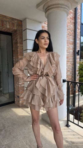 COMPLEU BLUZA SI PANTALONI SCURTI CU VOLANE SOLA
