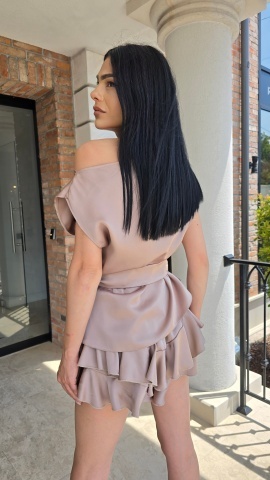 COMPLEU NUDE BLUZA SI PANTALONI SCURTI CU VOLANE ALEXANDRA - Img 4