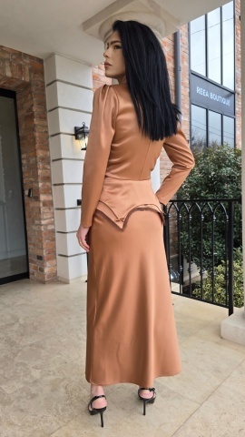 FUSTA PE BIE CU PEPLUM KARINA NUDE - Img 3