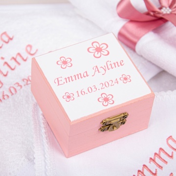 cutiuta lemn roz cu floricele