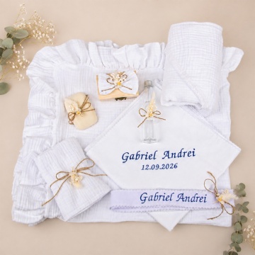 Trusou botez din muselină albă, broderie bleumarin - MUS04