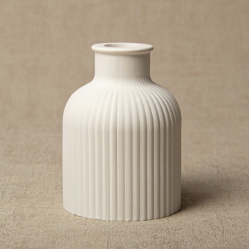 vaza-decorativa-din-ceramica