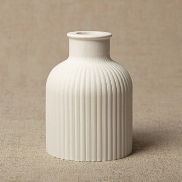 vaza-decorativa-din-ceramica