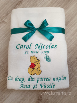 prosop brodat cu verde smarald