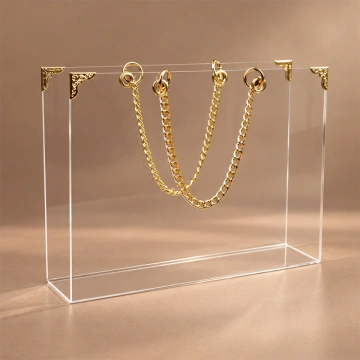 Geantă din plexiglas pentru flori cu accesorii aurii - GP002