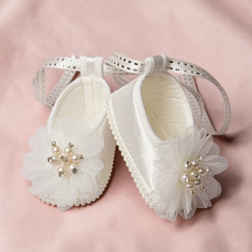 Balerini eleganți pentru botez (măsura 0-6 luni) - Model satin ivory cu perle și strasuri