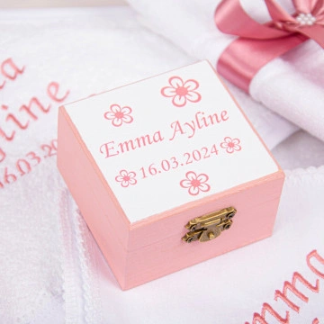 cutiuta lemnroz cu floricele