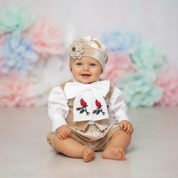 costum botez catifea bej