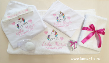 Trusou botez roz brodat cu Unicorn