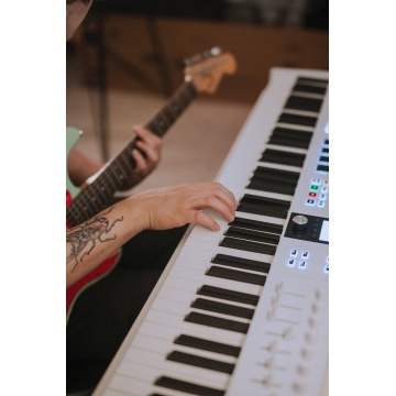 Arturia KeyLab Essential 88 mk3 Alb - Controller MIDI - Img 6