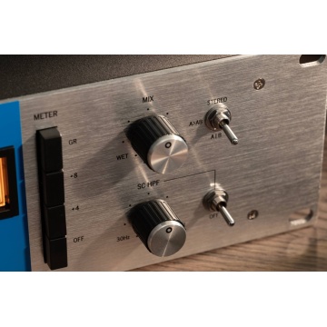 Warm Audio WA76-A2 - Compresor studio cu doua canale - Img 8