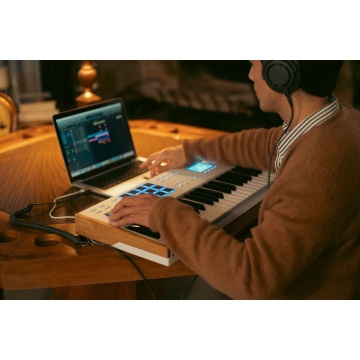 Arturia KeyLab 61 mk3 Alb - Claviatura MIDI - Img 14