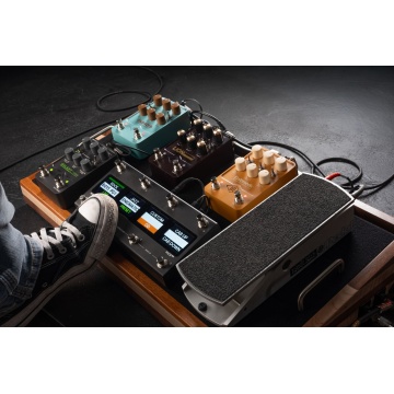 Universal Audio UAFX Enigmatic 82 Overdrive Special Amp - Pedala emulare amp - Img 11