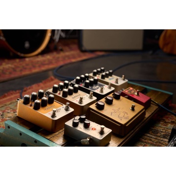 Universal Audio UAFX Woodrow 55 Instrument Amplifier - Pedala emulare amp - Img 16