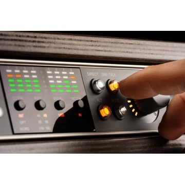 Universal Audio Volt 876 - Interfata audio USB - Img 4